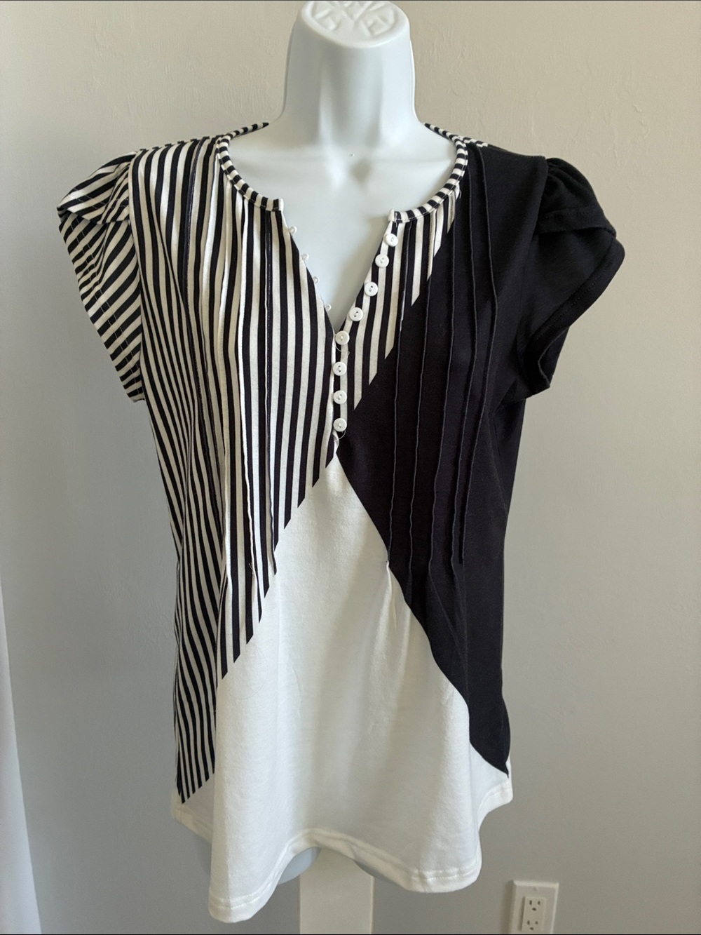 Women’s Black & White Striped Pullover Top - Small